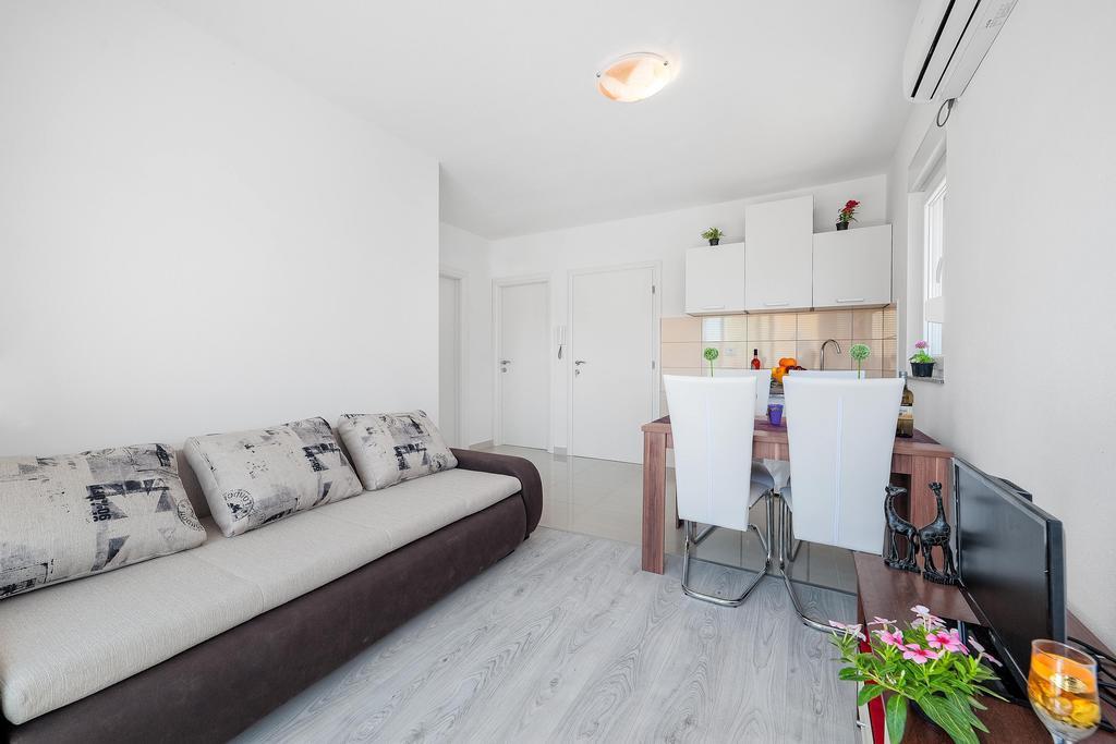 Apartments Hrvoje ヴォディツェ 部屋 写真