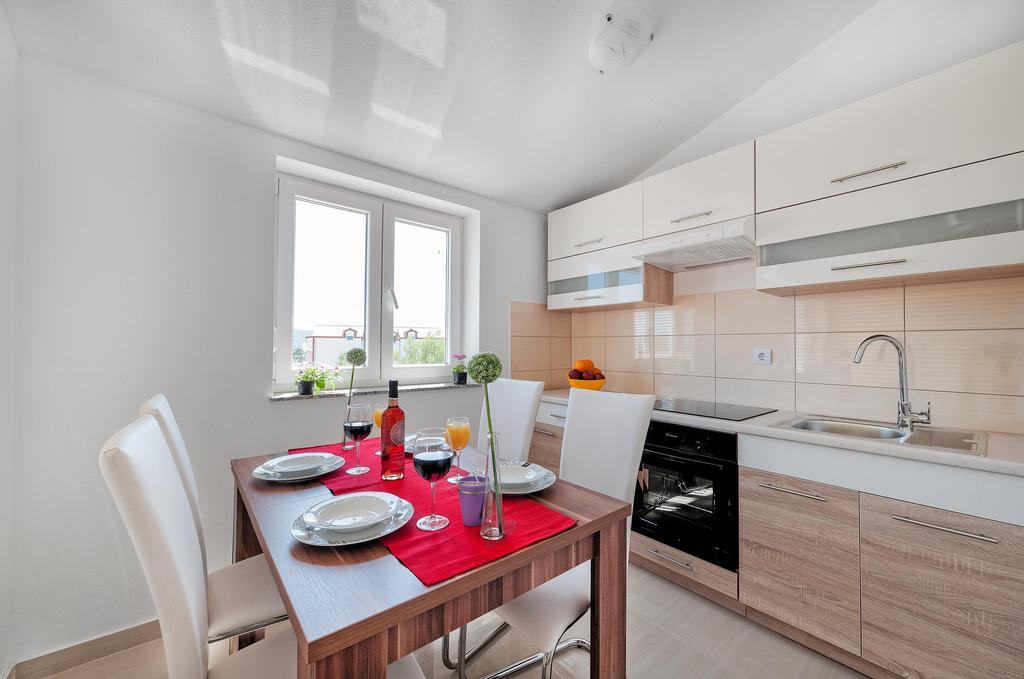 Apartments Hrvoje ヴォディツェ 部屋 写真